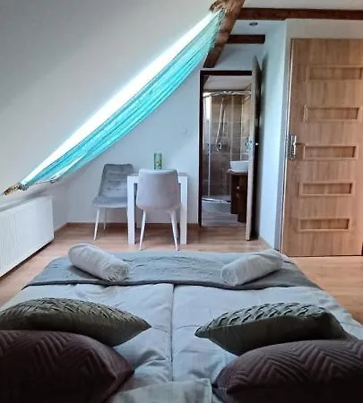 Zakatek Lipowy - Turystyka Stulichy 베고르제포